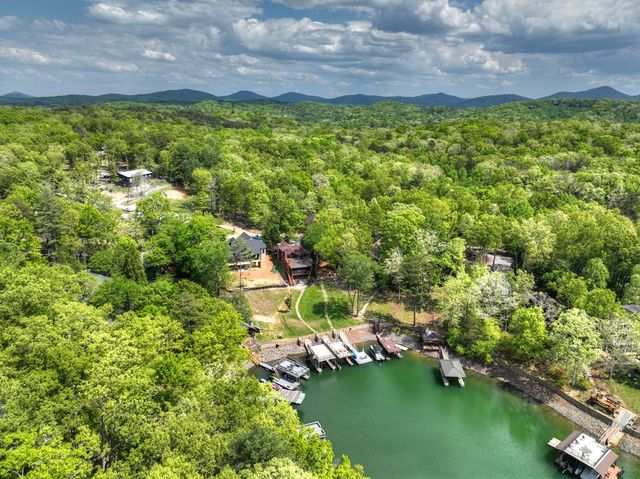 144 Lake Cove Circle, Morganton, GA 30560