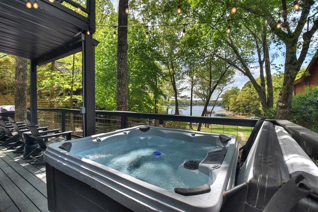 144 Lake Cove Circle, Morganton, GA 30560