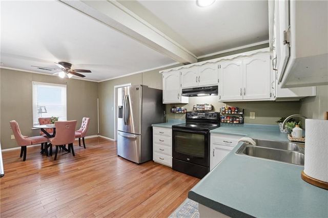 609 E Bristol Lane, Olathe, KS 66061