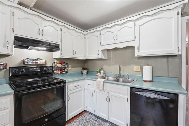 609 E Bristol Lane, Olathe, KS 66061