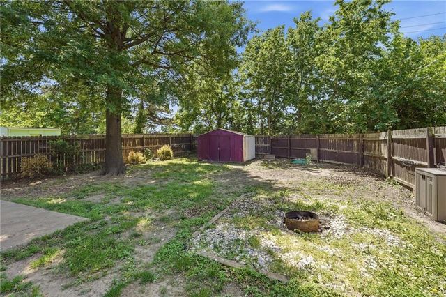 609 E Bristol Lane, Olathe, KS 66061
