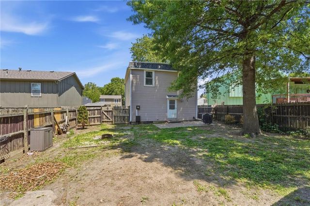 609 E Bristol Lane, Olathe, KS 66061