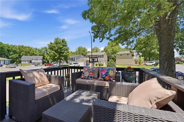 609 E Bristol Lane, Olathe, KS 66061