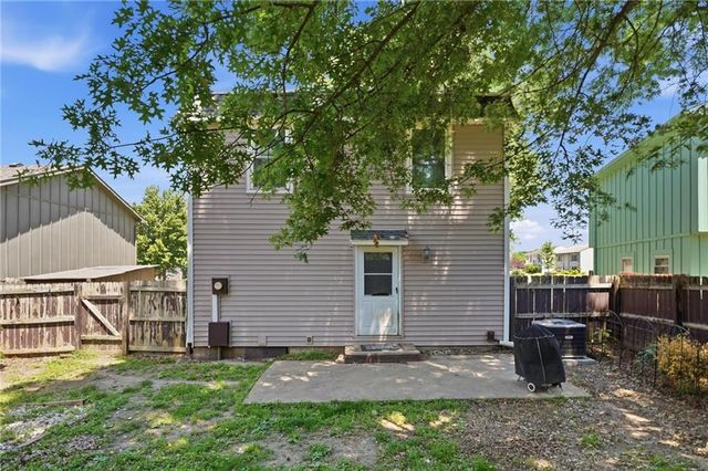 609 E Bristol Lane, Olathe, KS 66061