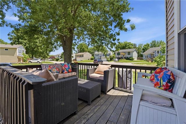 609 E Bristol Lane, Olathe, KS 66061