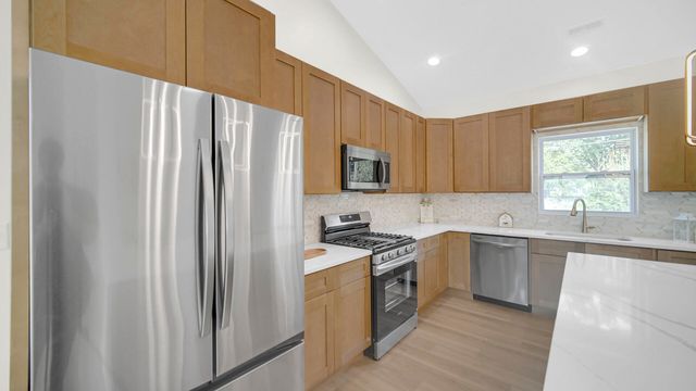 2863 Benton Street, Lake Station, IN 46405