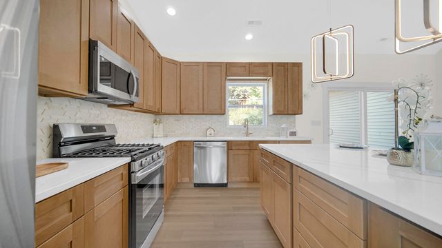 2863 Benton Street, Lake Station, IN 46405