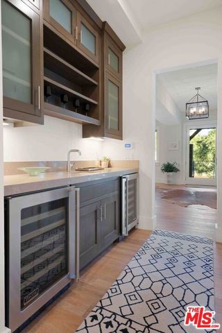 111 Lake Sherwood Drive, Lake Sherwood, CA 91361