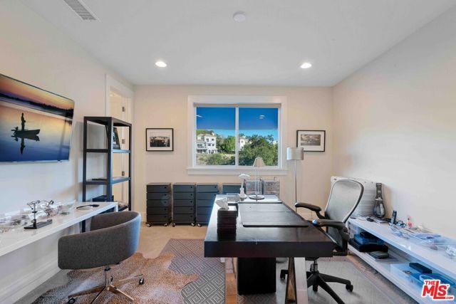 111 Lake Sherwood Drive, Lake Sherwood, CA 91361