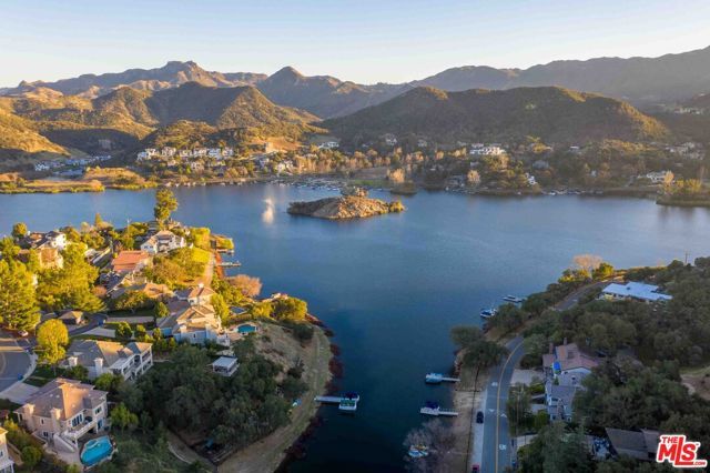 111 Lake Sherwood Drive, Lake Sherwood, CA 91361