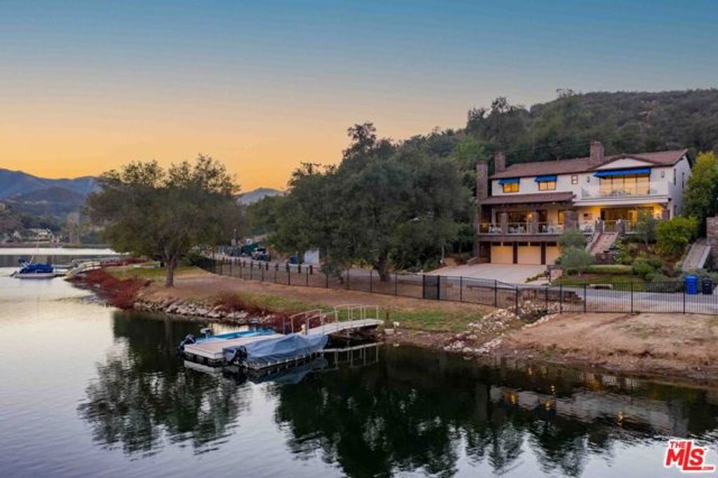 111 Lake Sherwood Drive, Lake Sherwood, CA 91361