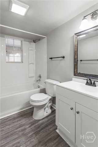 1040 Live Oak Drive, Hinesville, GA 31313