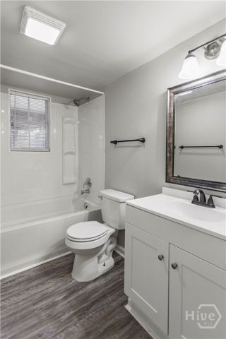 1040 Live Oak Drive, Hinesville, GA 31313