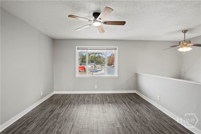 1040 Live Oak Drive, Hinesville, GA 31313