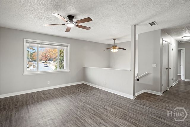 1040 Live Oak Drive, Hinesville, GA 31313