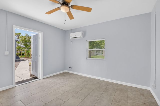 239 NW 6th Avenue, Delray Beach, FL 33444