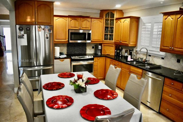 1352 NW 129th Way, Sunrise, FL 33323