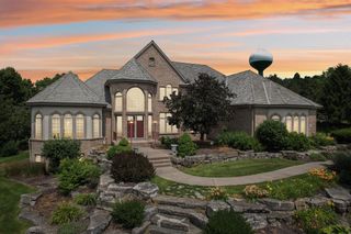 1012 N Bluespruce CIRCLE, Hartland, WI 53029