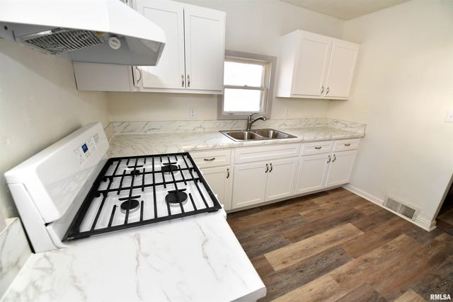 1507 NE PERRY Avenue, Peoria, IL 61603