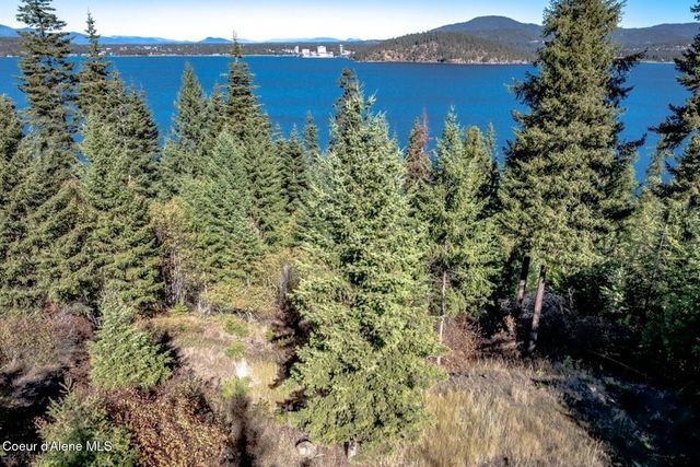 3676 S North Cape Rd, Coeur d'Alene, ID 83814 property photo