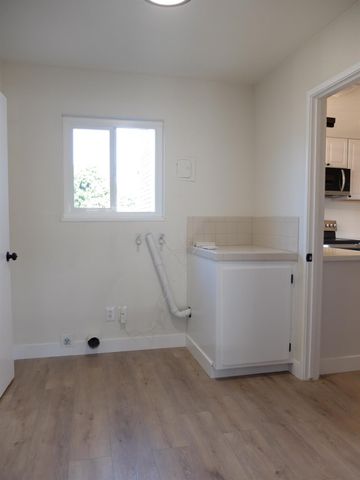 1822 Joaquin St, Modesto, CA 95350
