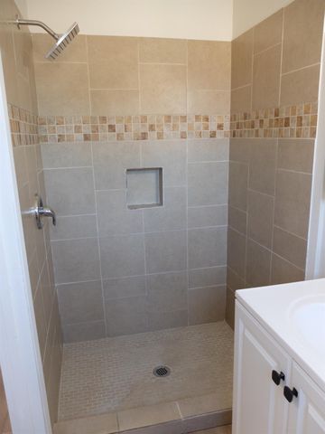 1822 Joaquin St, Modesto, CA 95350