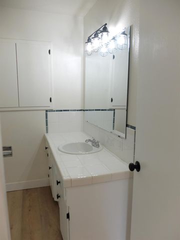 1822 Joaquin St, Modesto, CA 95350