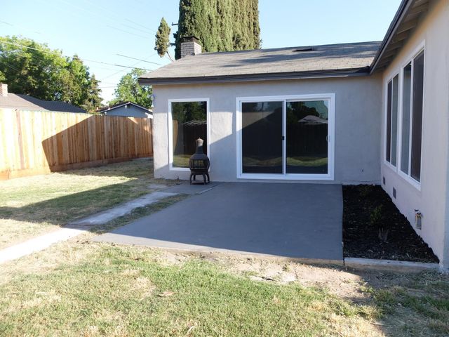 1822 Joaquin St, Modesto, CA 95350