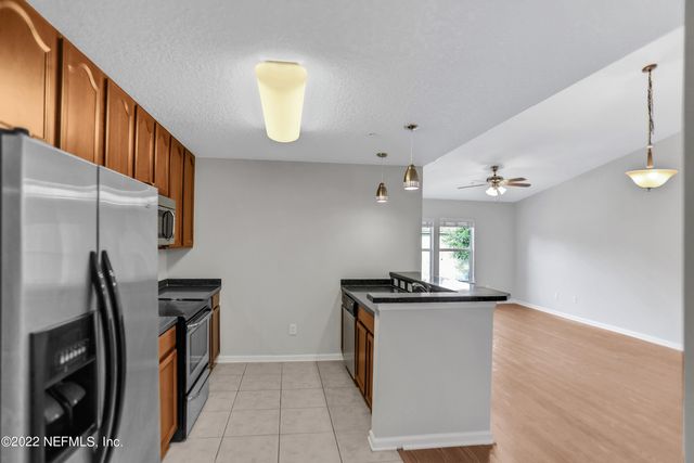 7051 DEER LODGE Circle 107, Jacksonville, FL 32256