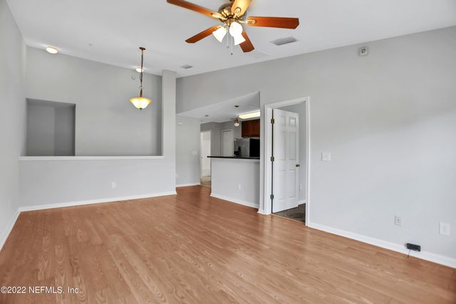 7051 DEER LODGE Circle 107, Jacksonville, FL 32256
