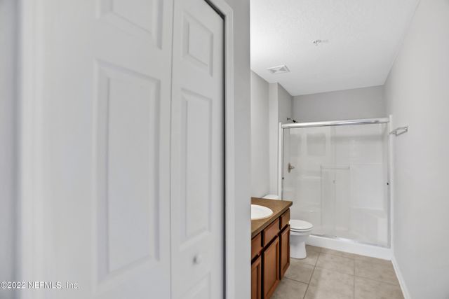 7051 DEER LODGE Circle 107, Jacksonville, FL 32256
