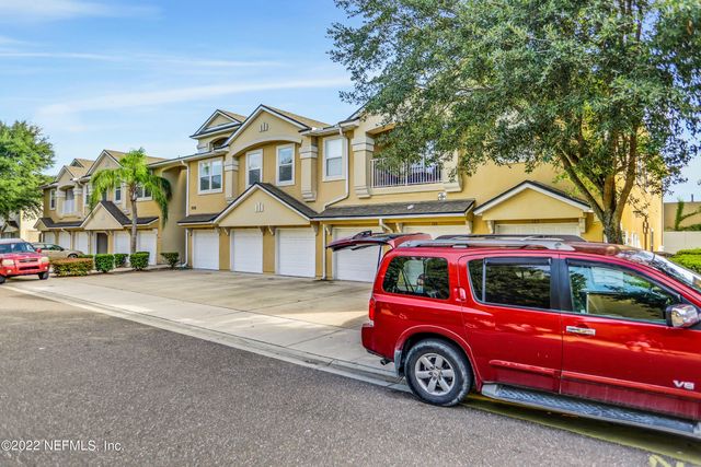 7051 DEER LODGE Circle 107, Jacksonville, FL 32256
