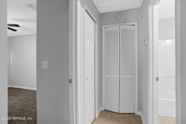 7051 DEER LODGE Circle 107, Jacksonville, FL 32256