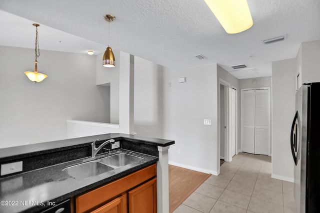 7051 DEER LODGE Circle 107, Jacksonville, FL 32256