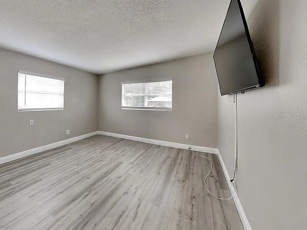 Image 19 of property listing at 313 S LAWSONA BOULEVARD, Orlando, FL 32801
