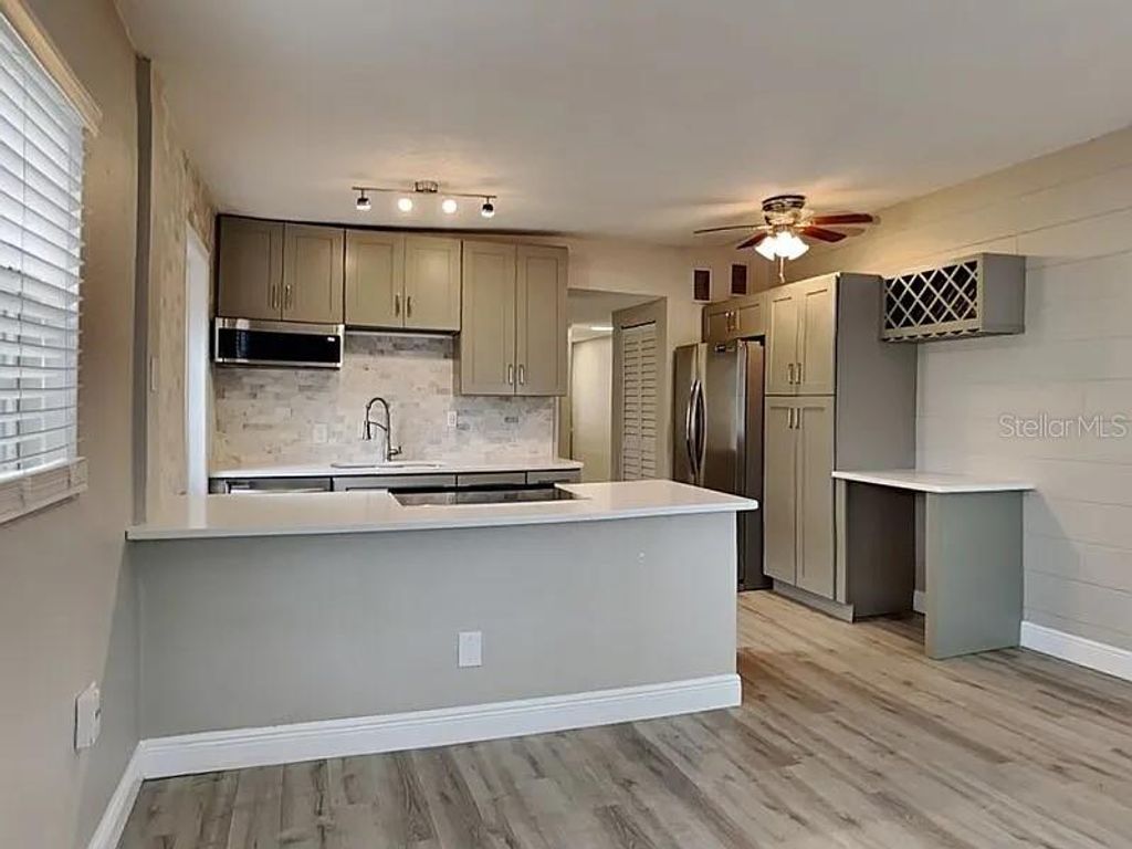Image 3 of property listing at 313 S LAWSONA BOULEVARD, Orlando, FL 32801