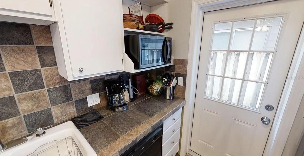 Image 30 of property listing at 313 S LAWSONA BOULEVARD, Orlando, FL 32801
