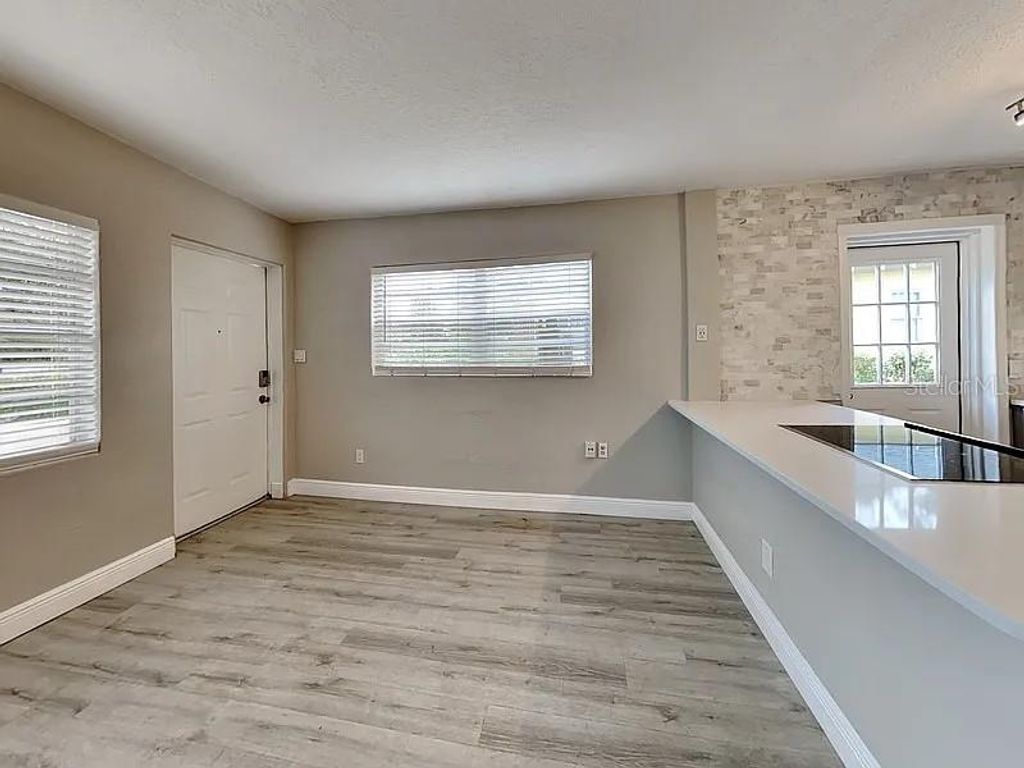 Image 4 of property listing at 313 S LAWSONA BOULEVARD, Orlando, FL 32801
