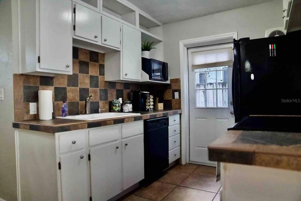 Image 31 of property listing at 313 S LAWSONA BOULEVARD, Orlando, FL 32801