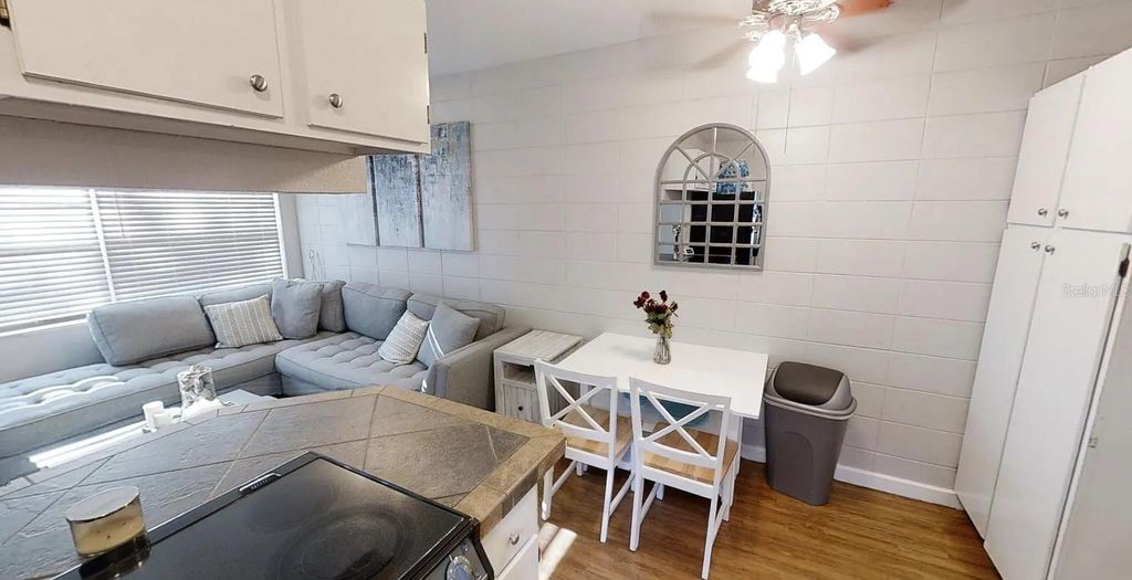 Image 7 of property listing at 313 S LAWSONA BOULEVARD, Orlando, FL 32801