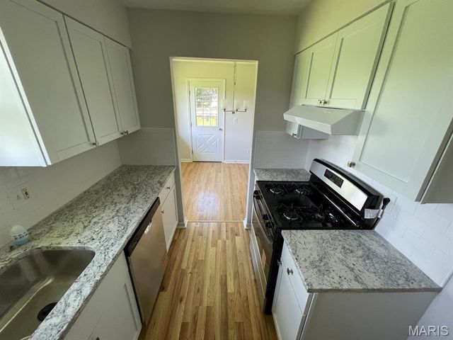 1036 Washington Drive, South Roxana, IL 62087