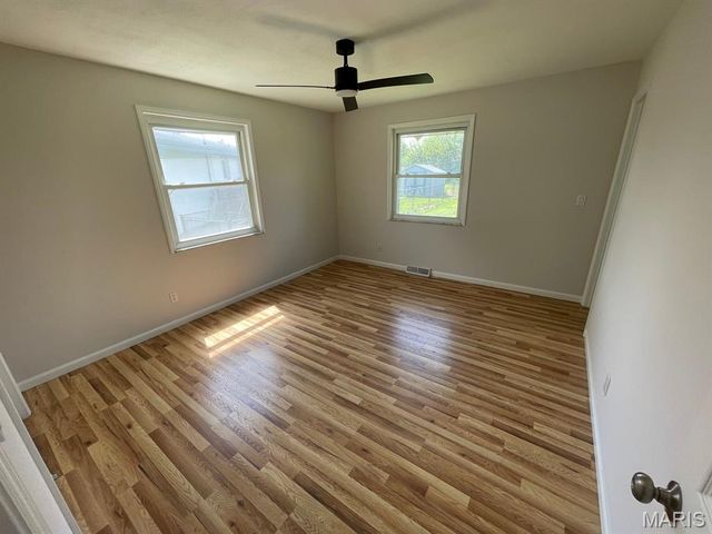 1036 Washington Drive, South Roxana, IL 62087