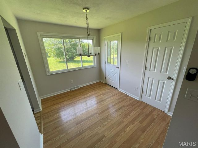 1036 Washington Drive, South Roxana, IL 62087