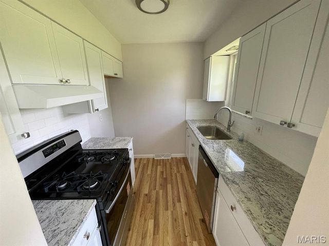 1036 Washington Drive, South Roxana, IL 62087