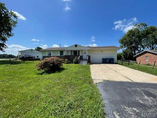 1036 Washington Drive, South Roxana, IL 62087