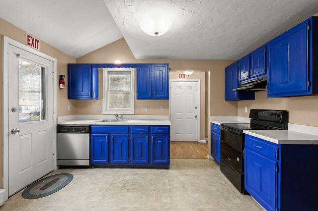 643 Summer St 643, Rockland, MA 02370