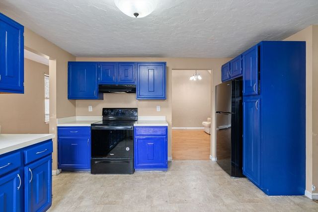 643 Summer St 643, Rockland, MA 02370