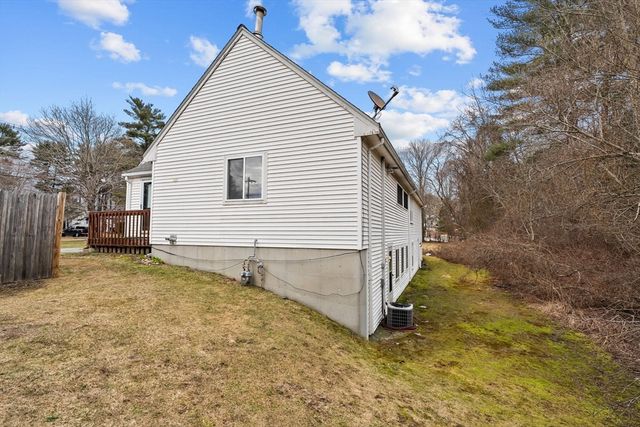 643 Summer St 643, Rockland, MA 02370