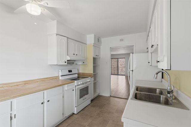 7600 Burgoyne Road 250, Houston, TX 77063