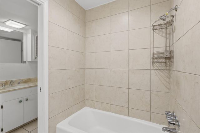 7600 Burgoyne Road 250, Houston, TX 77063